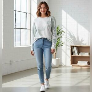 Desert Dreamer Sage Green Tie-Dye Smiley Flower LS Tee - Small